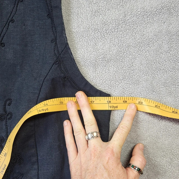 Vintage Floral Scrolled Button-up Vest Top - Picture 10 of 11